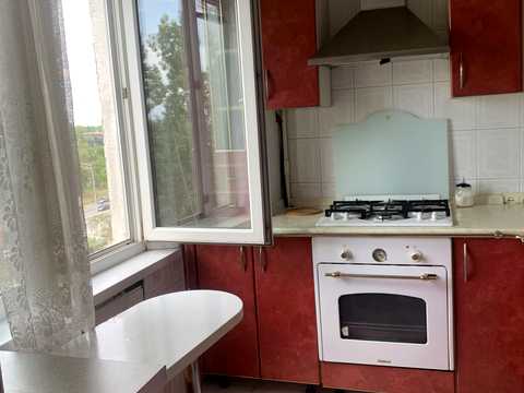 квартира за адресою Дніпровська набережна вул., 9