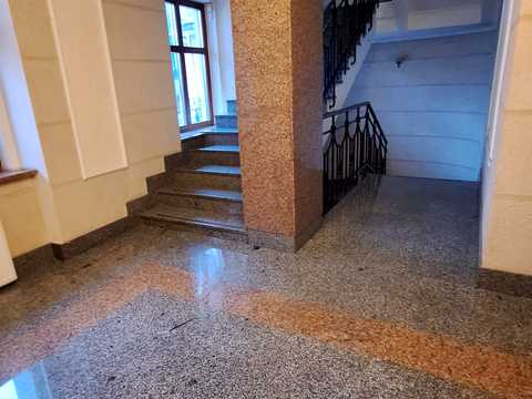 комерційна за адресою Братів Рогатинців вул., 18