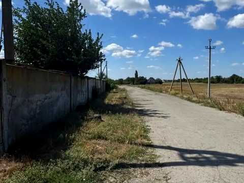 комерційна за адресою Межева, 1
