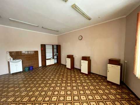 коммерческая по адресу Леся Курбаса ул., 7
