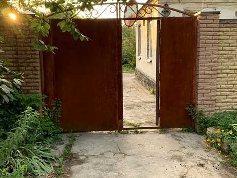 будинок за адресою Канадська вул. (Добролюбова), 42