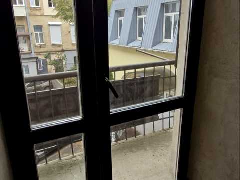 комерційна за адресою Соборна вул., 40