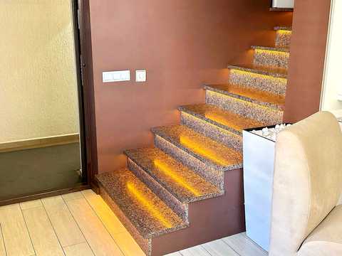 комерційна за адресою Запорізька вул., 1