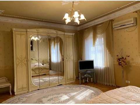 будинок за адресою Академіка Вернадського вул.