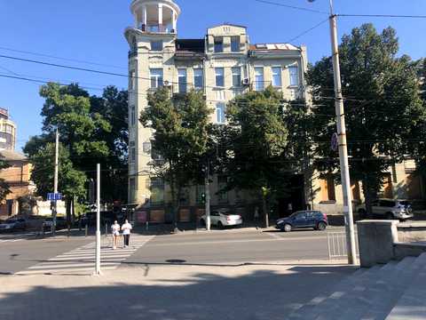 коммерческая по адресу Андрея Фабры, 15