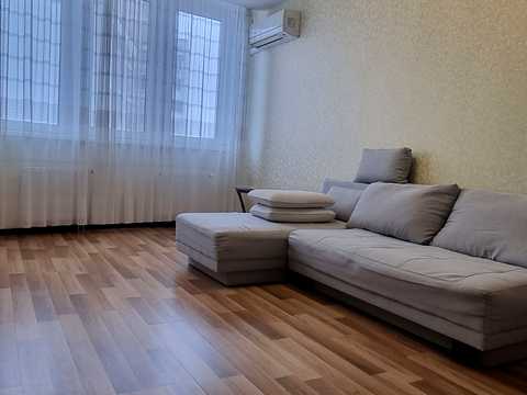 квартира по адресу Ревуцкого ул., 7-В