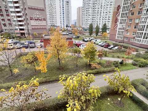 квартира за адресою Бориса Гмирі вул., 12-Б