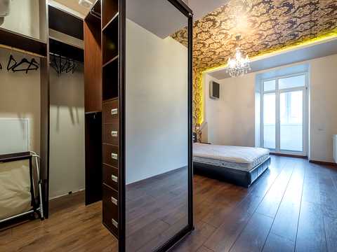 квартира за адресою Почайнинська вул., 70