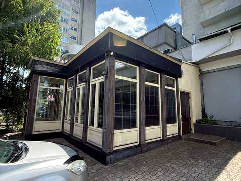 коммерческая по адресу Героїв Майдану ул. (Театральна), 10