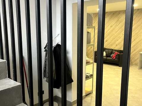 комерційна за адресою Дорошенка вул., 10