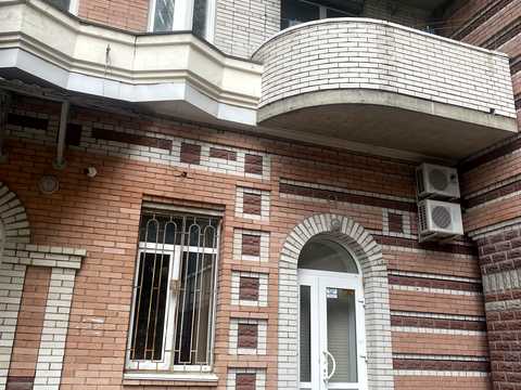 комерційна за адресою Степана Руданського вул., 4-6