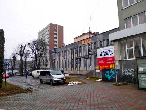 комерційна за адресою Героїв Майдану вул. (Театральна), 10