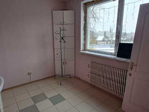 комерційна за адресою Леся Сердюка вул. (Командарма Корка), 18