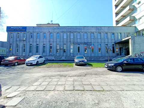 коммерческая по адресу Героїв Майдану ул. (Театральна), 10