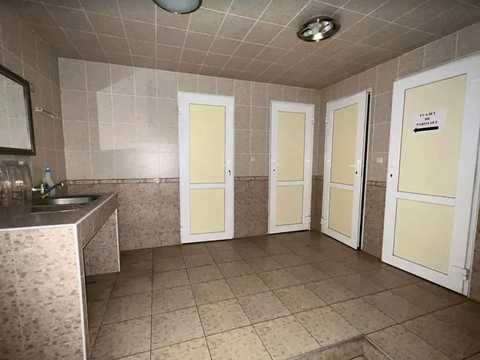 комерційна за адресою Довженка вул., 6а