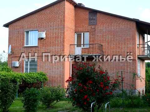 будинок за адресою Центральна, 1