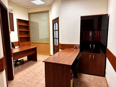 комерційна за адресою Інститутська вул., 19-А