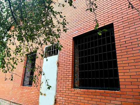 комерційна за адресою Освіти вул., 4В