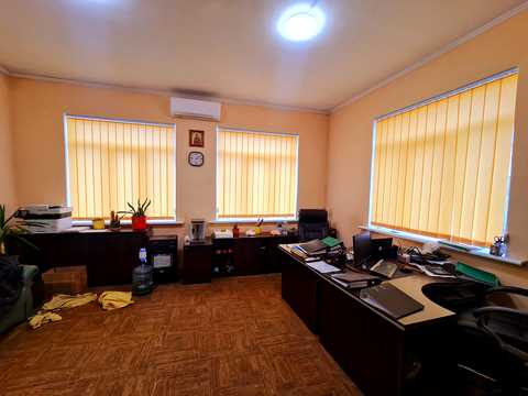 комерційна за адресою Олега Онікієнка вул., 2/2