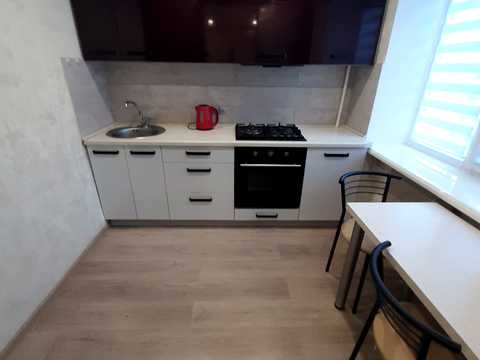 квартира за адресою Соборна вул. (50 років Жовтня), 3