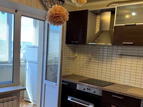 квартира за адресою Автозаводська вул., 81