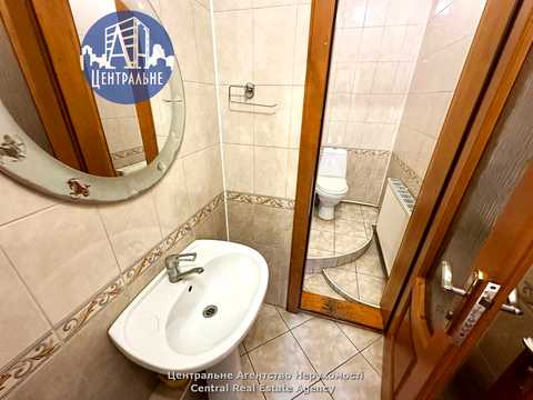 комерційна за адресою смт. Лужани, Центральна, 56