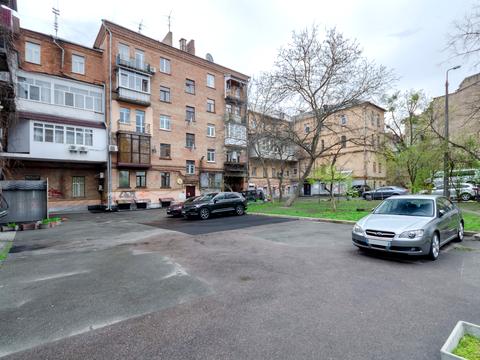 комерційна за адресою Золотоворітська вул., 2-А