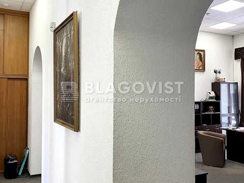 комерційна за адресою Мала Житомирська вул., 6