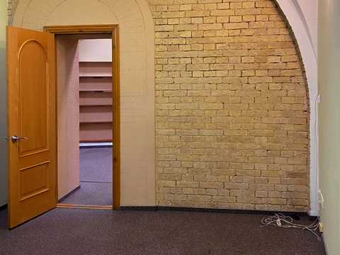 комерційна за адресою Рибальська вул., 22