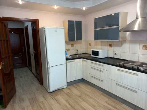 квартира за адресою Драгоманова вул., 12
