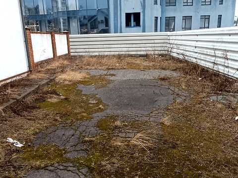 комерційна за адресою Робітнича вул., 1