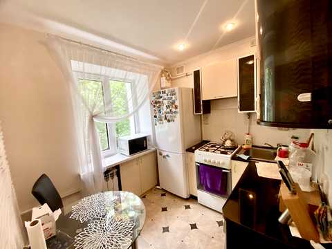 квартира за адресою Космонавтів вул., 73