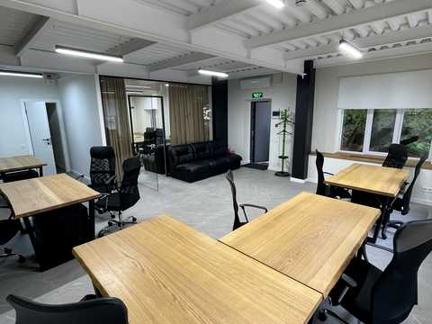 комерційна за адресою Костельна вул., 2