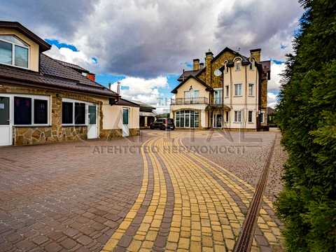 комерційна за адресою Бориспільський, 1