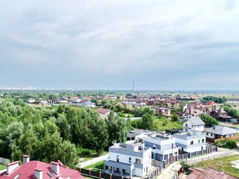ділянка за адресою Центральна вул., 10