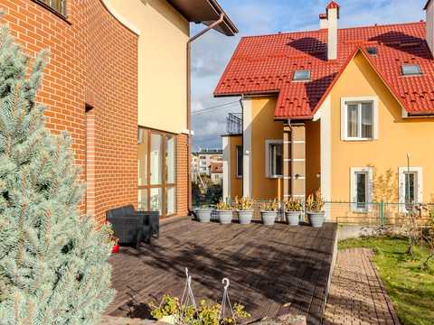 будинок за адресою Ігоря Білозіра вул., 9