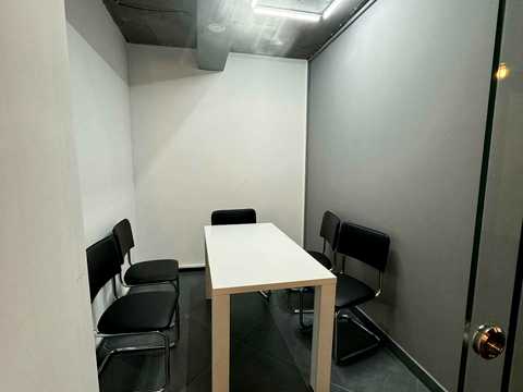 коммерческая по адресу Героев УПА ул., 77