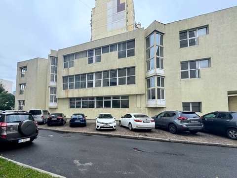 комерційна за адресою Федора Ернста вул., 8а