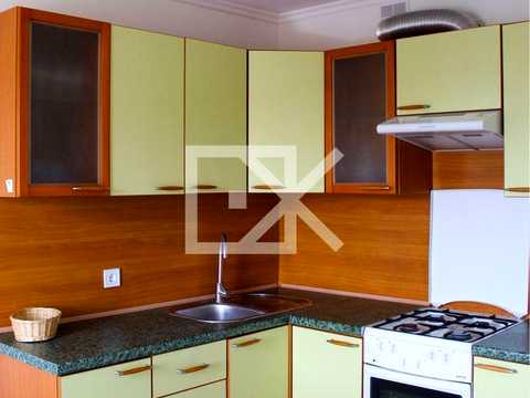 квартира за адресою Автозаводська вул., 93