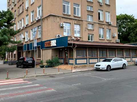 коммерческая по адресу 10 Квітня пл., 1