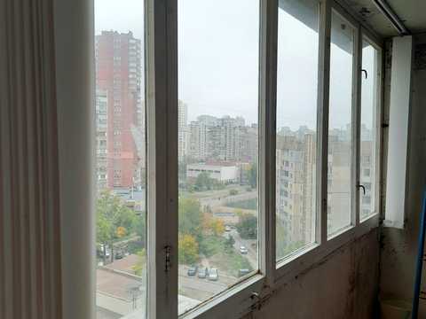 квартира за адресою Анни Ахматової вул., 25