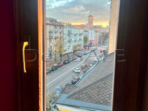 квартира за адресою Володимирська вул., 6