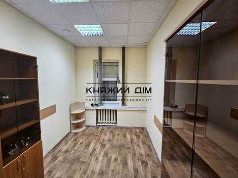 коммерческая по адресу Антоновича ул. (Горького), 33В