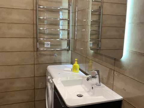 квартира за адресою Практична вул., 1