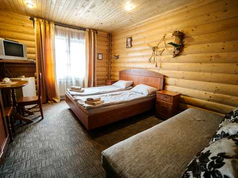 комерційна за адресою с. Яблуниця, Степана Бандери, 30