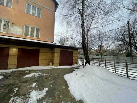 коммерческая по адресу Леся Курбаса ул., 7