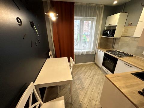 квартира за адресою Ревуцького вул., 25