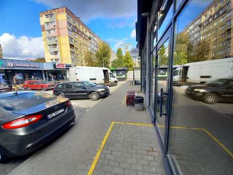 комерційна за адресою Вільний пров., 4
