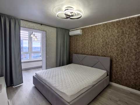 квартира за адресою Домбровського вул., 5