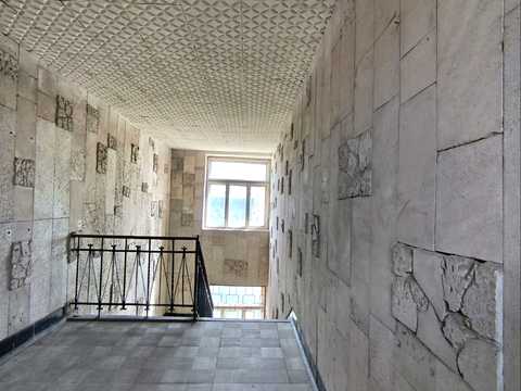 комерційна за адресою Плугова вул., 6-А